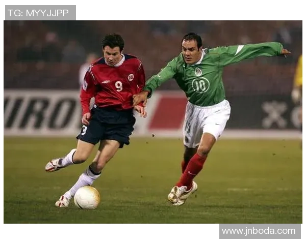 墨西哥足球传奇球星回顾与影响力分析：从马尔多纳多到查奇托的辉煌历程