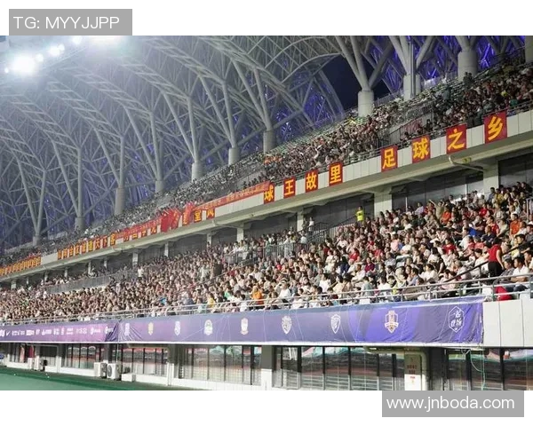 过人如麻足球星闪耀绿茵场展现惊人球技掀起无数球迷热烈喝彩 过人如麻足球星闪耀绿茵场展现惊人球技掀起无数球迷热烈喝彩