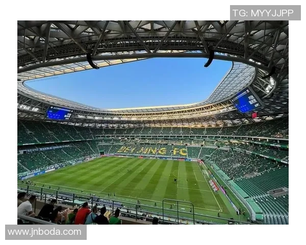 艺术足球巨星的传奇风采与绿茵场上优雅技艺展现 艺术足球巨星的传奇风采与绿茵场上优雅技艺展现